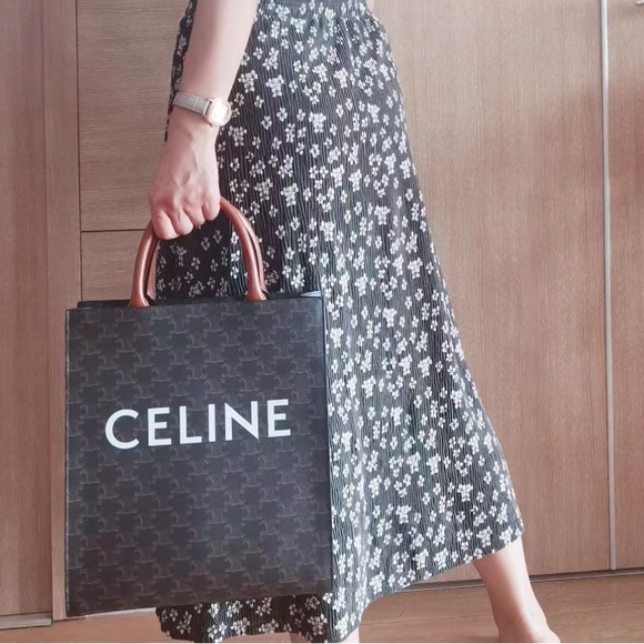 Celine - Picture 4 of 5
